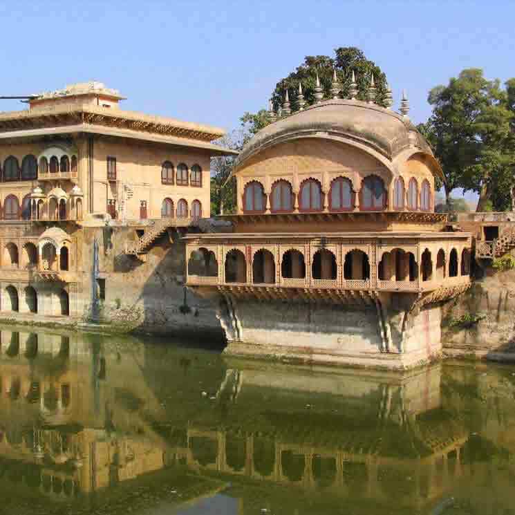 Udaipur to Bharatpur Taxi Services