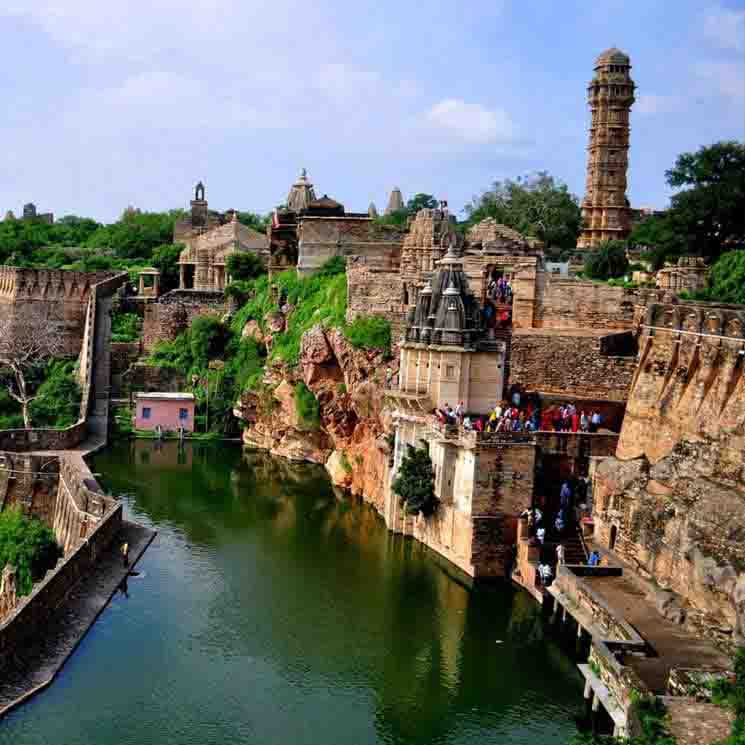 Udaipur to Chittorgarh Taxi Services