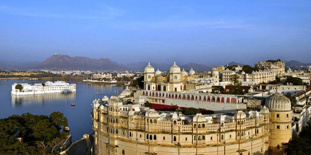 Taxi Service in Udaipur -  Mateshwari Tours